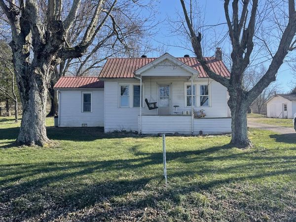 412 Twin Oaks Rd , Livingston, TN 38570