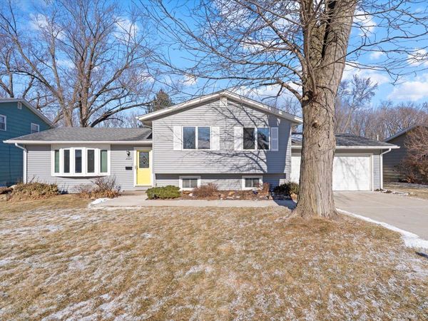 2624 E George Washington Boulevard , Davenport, IA 52803