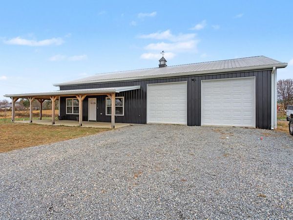 437 Colonial Rd , Hohenwald, TN 38462