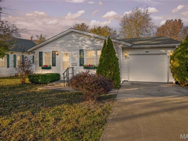 109 Walton Avenue , Jerseyville, IL 62052