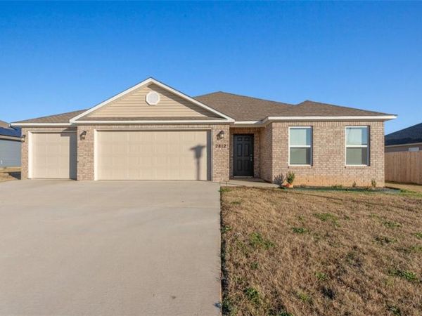 2812 Reynolds Street , Pea Ridge, AR 72751