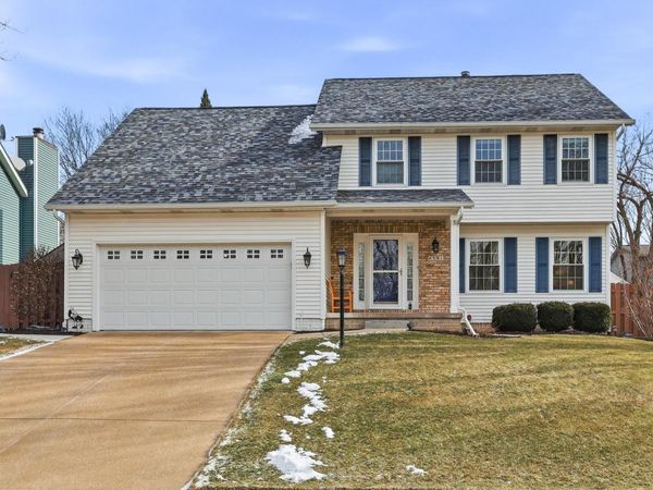 4391 Winston Place, Bettendorf, IA 52722