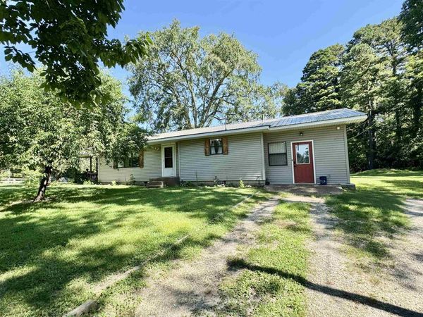 214 McVey Street , Calico Rock, AR 72519