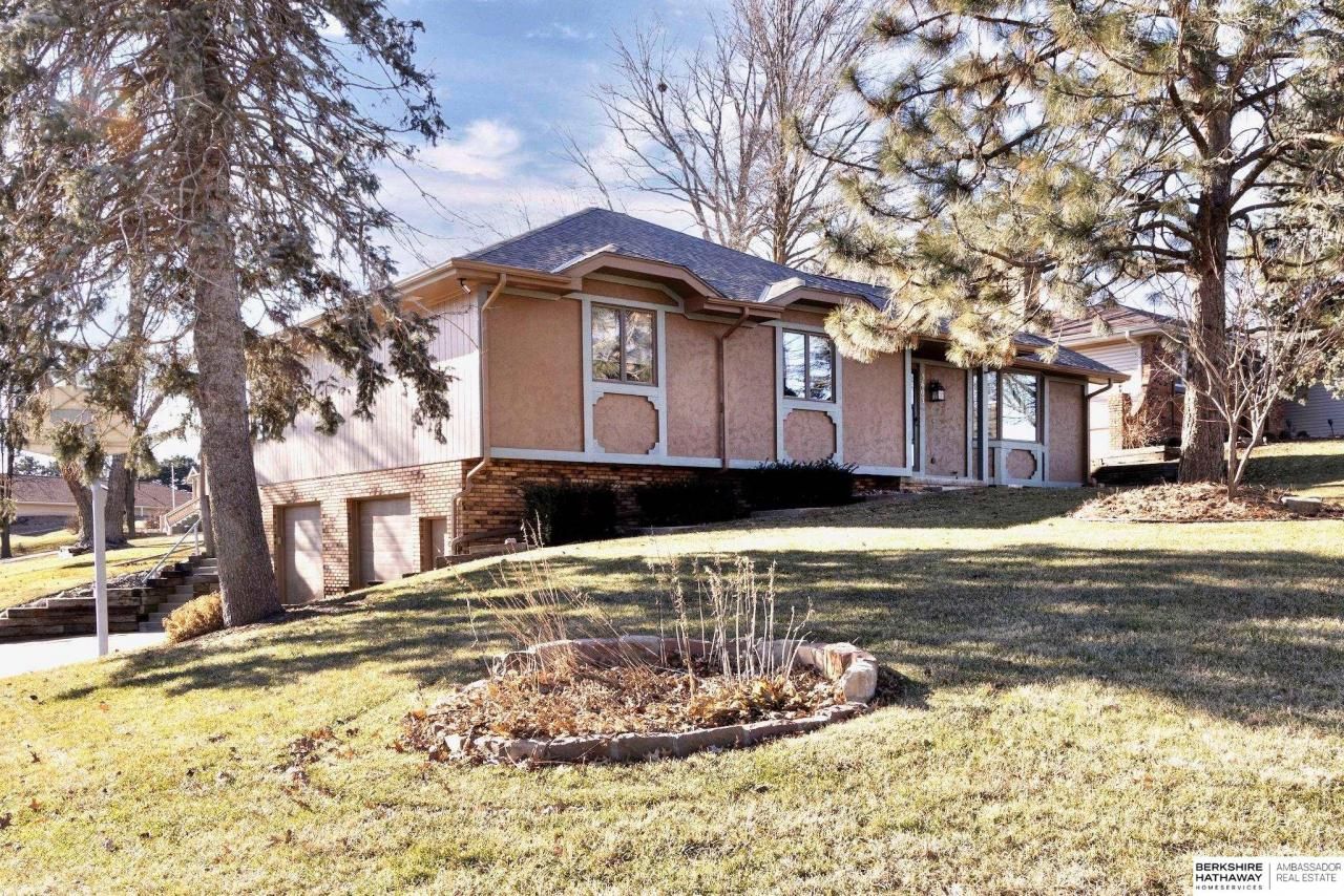 5603 T Street , Omaha, NE 68117