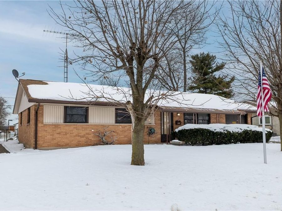 208 Shaw Road, Englewood, OH 45322 Photo 1