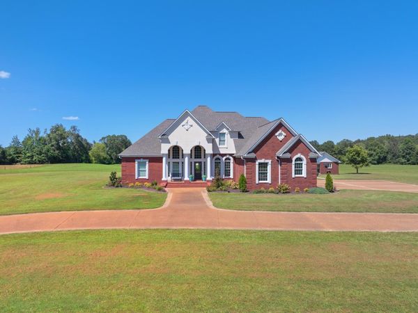 2880 US HWY 412 , Parsons, TN 38363