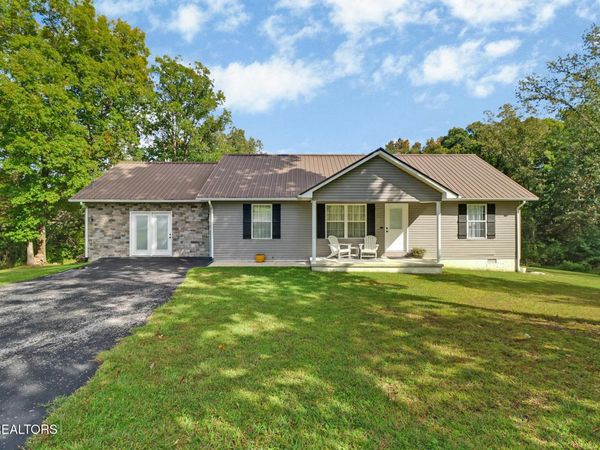 33 Crescent Point, Crossville, TN 38555