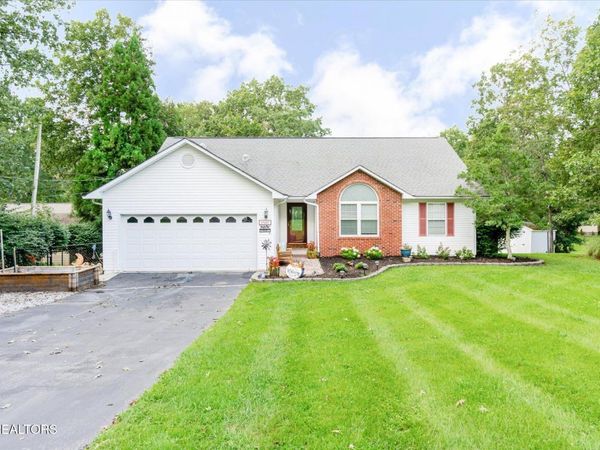 8507 Cherokee Tr, Crossville, TN 38572