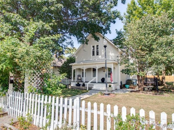 605 W Pearl Street , Jerseyville, IL 62052