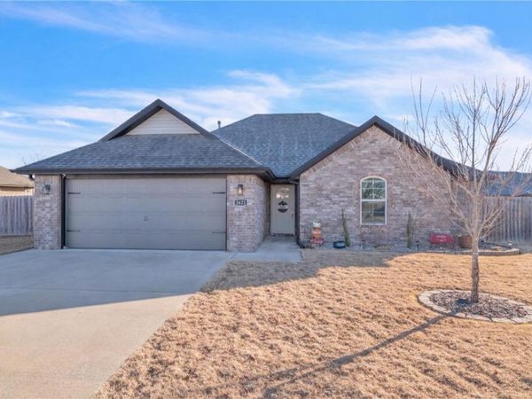 1621 Whirlaway Lane , Prairie Grove, AR 72753