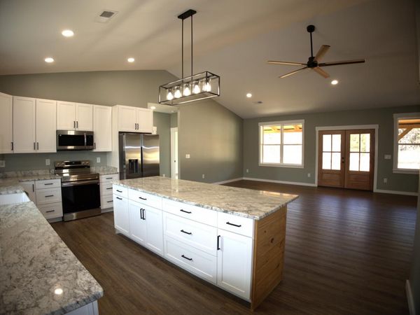 695 Woodland Rd , Hohenwald, TN 38462