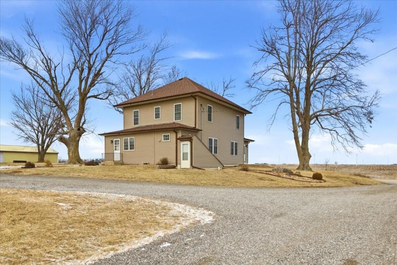 51315 PINOAK Road, WALNUT, IA 51577