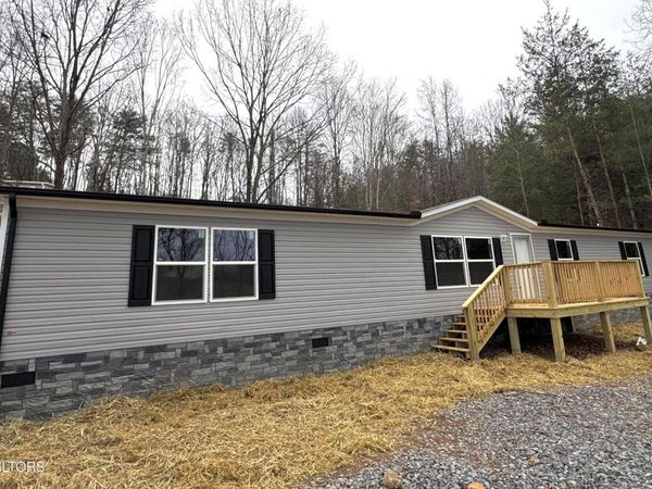 1053 Arrowhead Drive , Newport, TN 37821