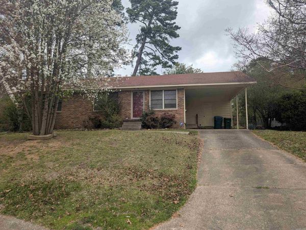 8 Markwood Dr, Little Rock, AR 72205