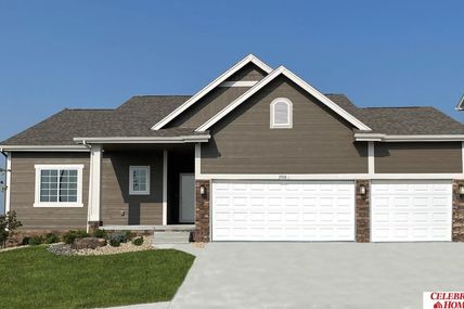 5669 N 183 Avenue, Elkhorn, NE 68022