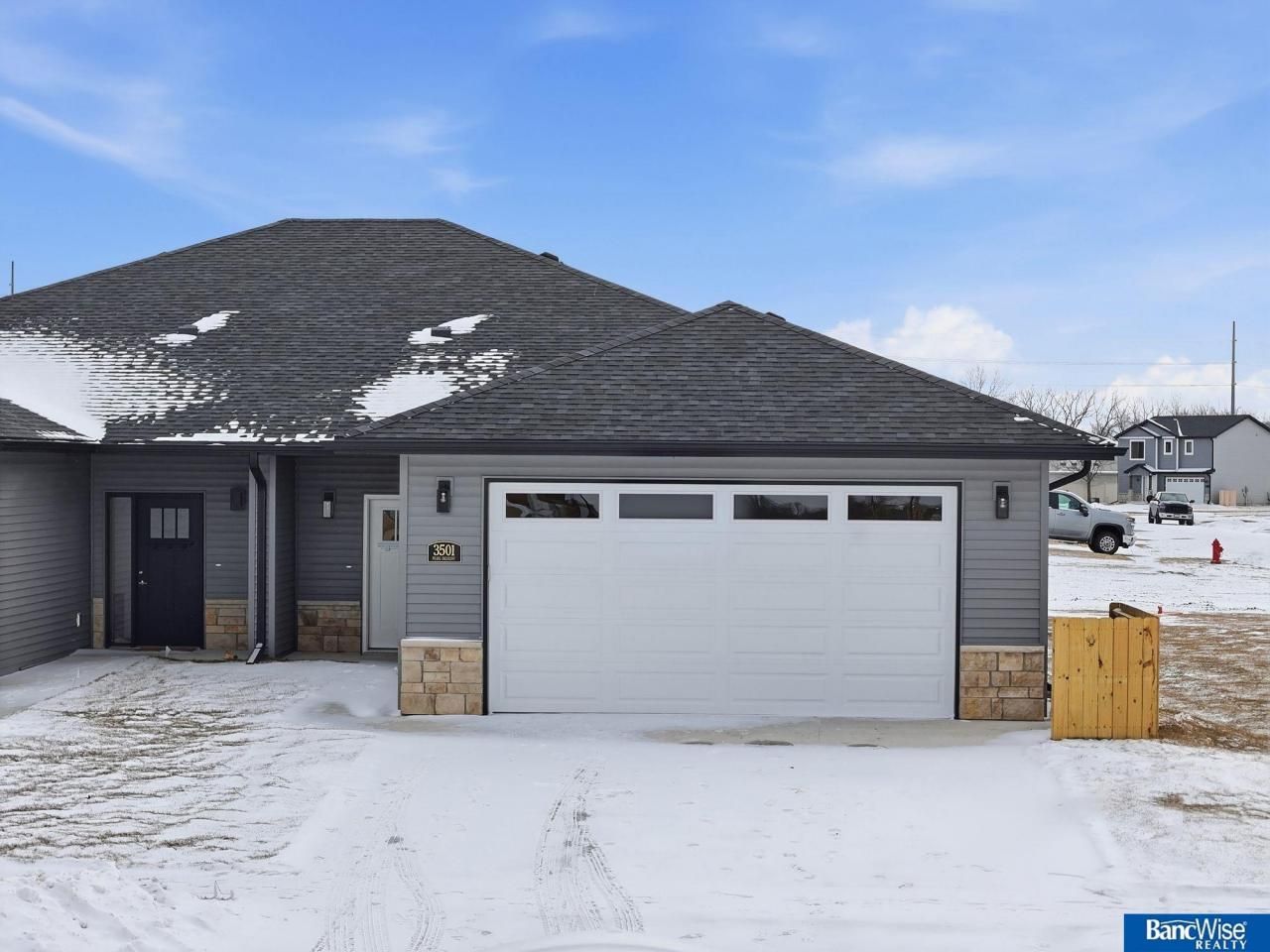 3501 Pearl Crescent Drive, Lincoln, NE 68504