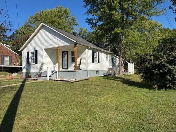 109 Swan Ave , Hohenwald, TN 38462