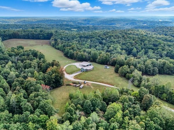 1275A Ennis Branch Rd , Mc Ewen, TN 37101