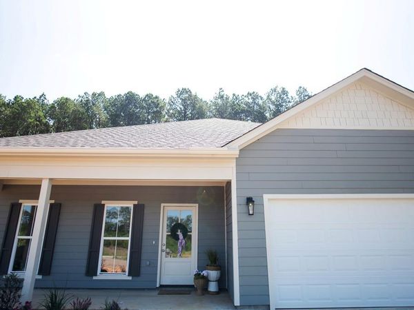 160 Thaxton Hills Dr., Thaxton, MS 38871