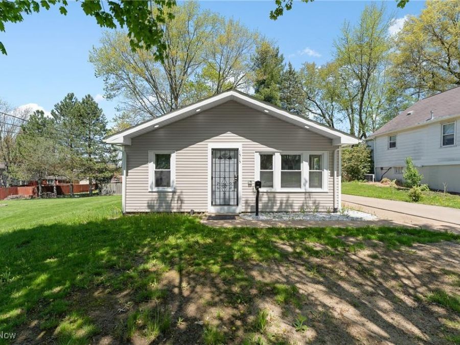 1515 39th Street NW, Canton, OH 44709 Photo 1