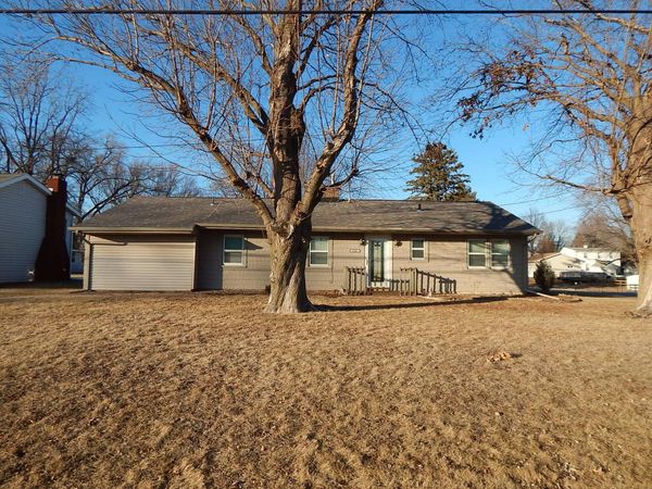 1305 WISCONSIN Street, Le Claire, IA 52753