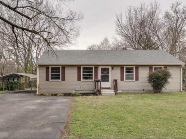 1930 Woodmont Dr , Columbia, TN 38401