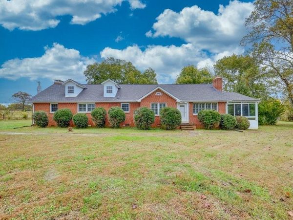 201 Sulphur Springs Road , Shelbyville, TN 37160