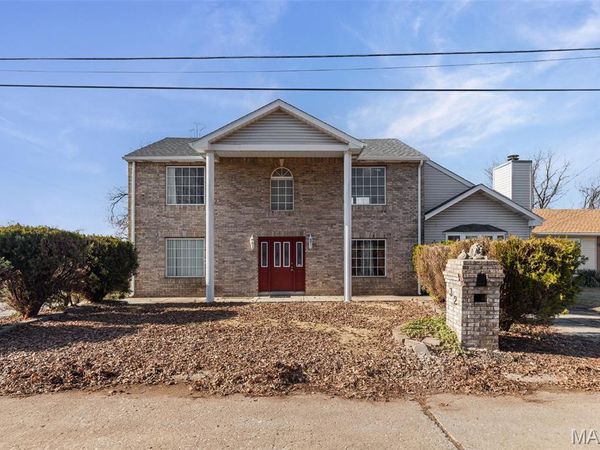 32 Hilltop Place , East St Louis, IL 62203