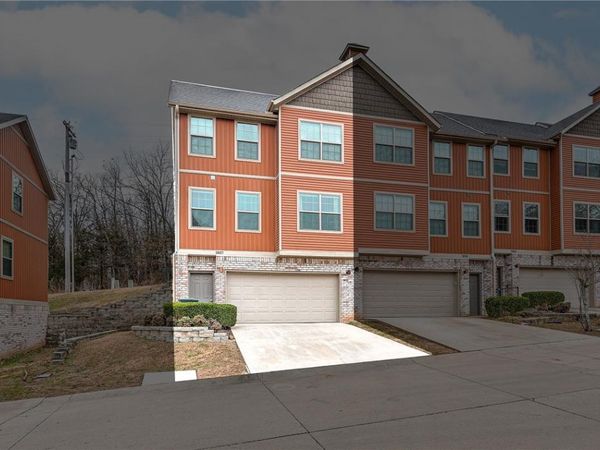 2827 W Cottonwillow Way , Fayetteville, AR 72704