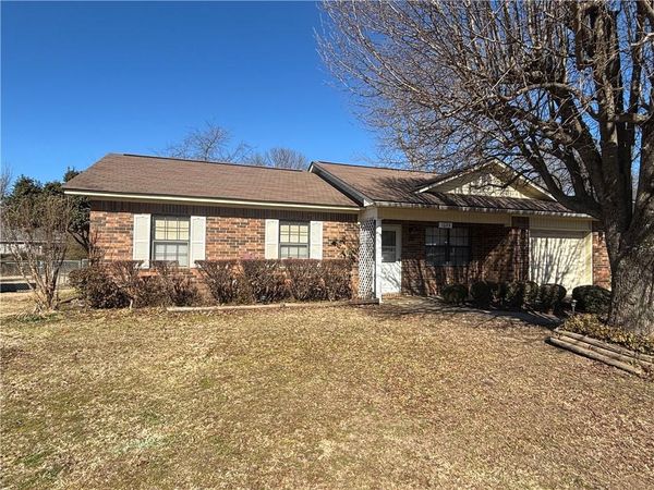 1603 East L Street , Russellville, AR 72801
