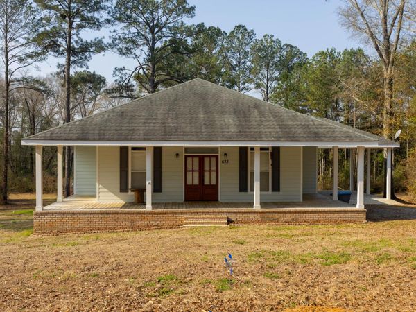 673 Leeville Rd., Petal, MS 39465