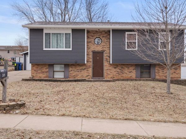 2629 Sheffield Drive, Davenport, IA 52806