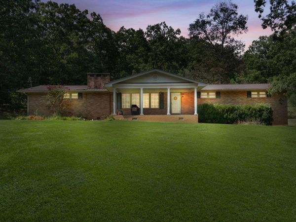 517 Oak Grove Road, Benton 37307