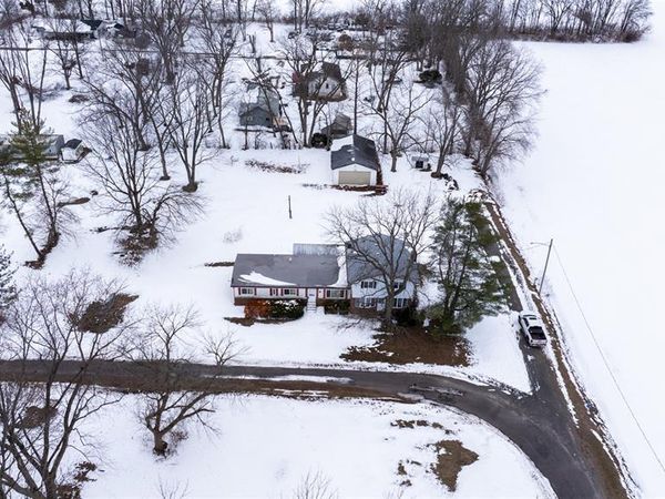 530 Joseph Street , Carlyle, IL 62231