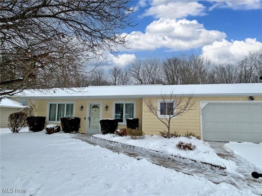 15279 Walnut Creek Drive , Strongsville, OH 44149 Photo 1