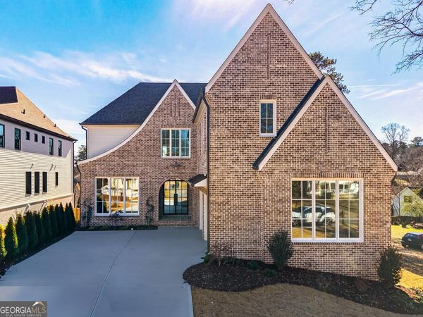 102 King Street, Roswell, GA 30075