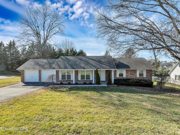 2103 Chesterfield Drive, Maryville, TN 37803