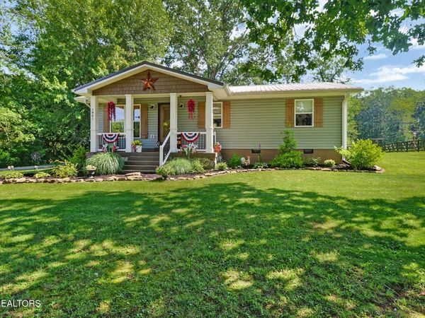 1401 Pennsylvania Ave , Jamestown, TN 38556