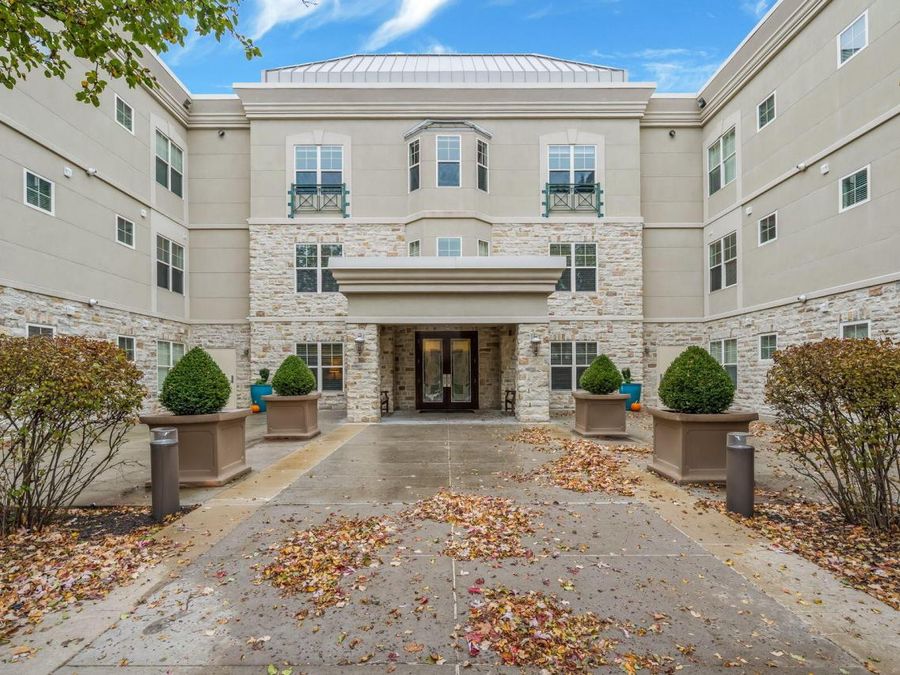 5735 Newbank Circle, Unit 303, Dublin, OH 43017 Photo 1