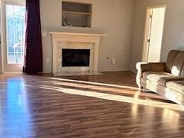 280 Lake Chateau Dr , Hermitage, TN 37076