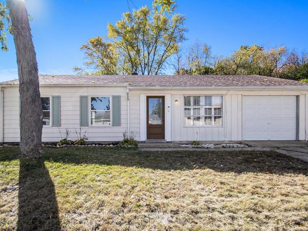 1512 Southlea Drive, South Bend, IN 46628