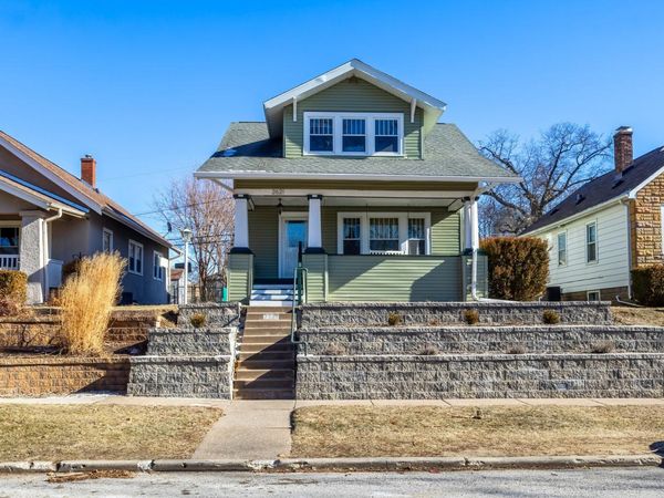 2621 Iowa Street, Davenport, IA 52803