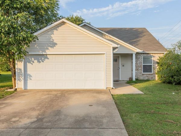 2761 Sutherland Dr , Thompsons Station, TN 37179