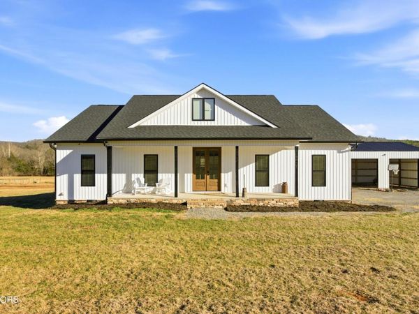 2072 Rutledge Pike , Blaine, TN 37709