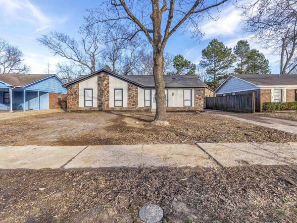 5740 WILLOW SPRINGS DR, Millington, TN 38053