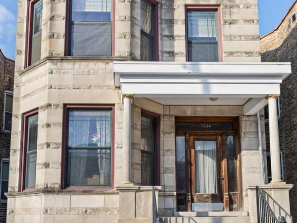 2634 N sacramento Avenue , Chicago, IL 60647