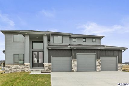 20976 Ogden Street , Elkhorn, NE 68022