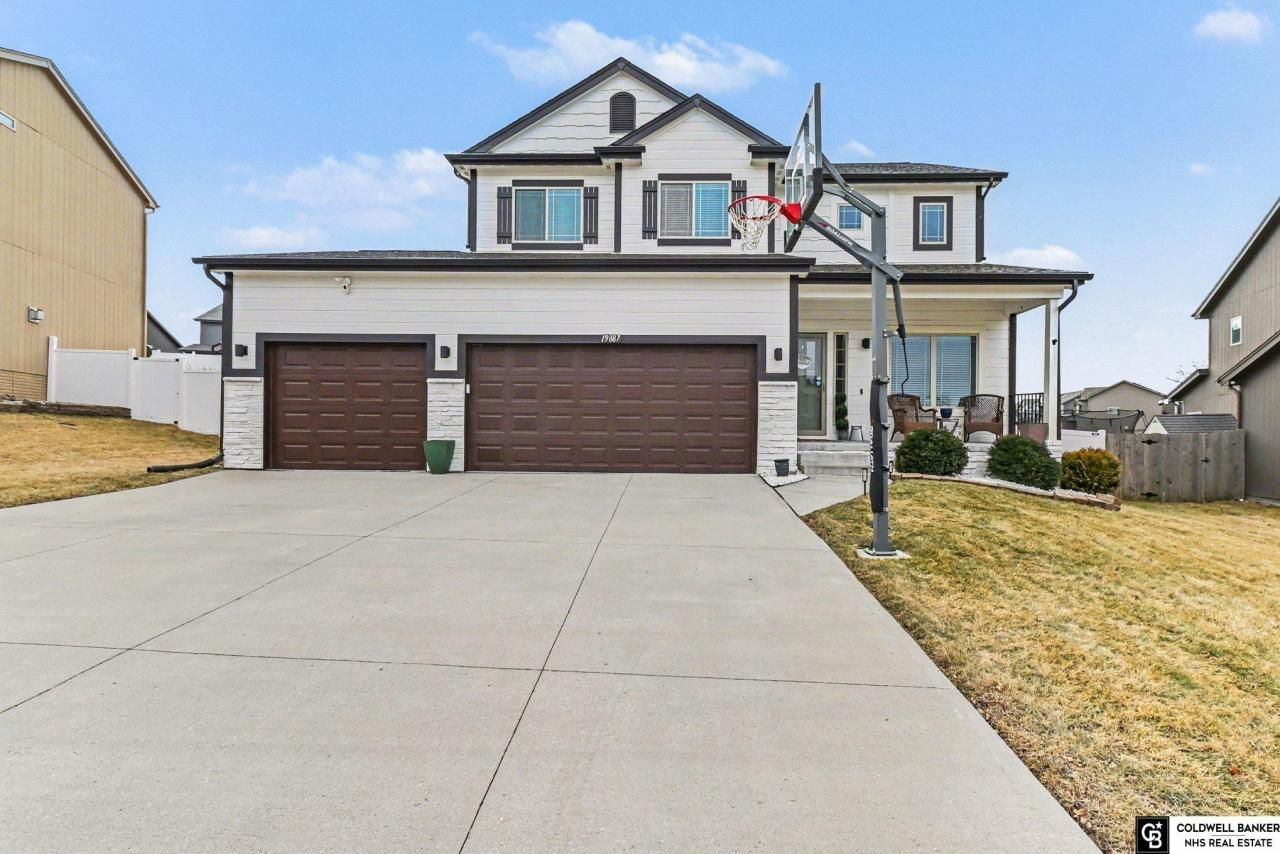 19887 K Street , Omaha, NE 68135