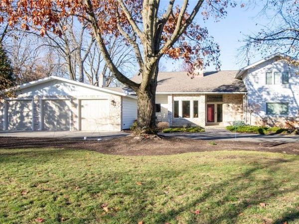 26091 Shaker Boulevard , Beachwood, OH 44122