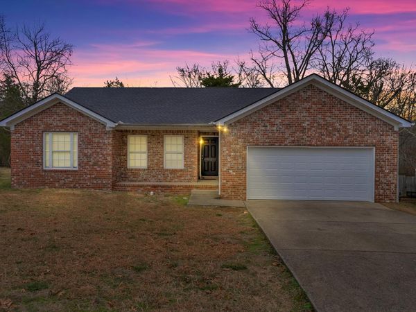 630 Big Hurricane Dr , La Vergne, TN 37086